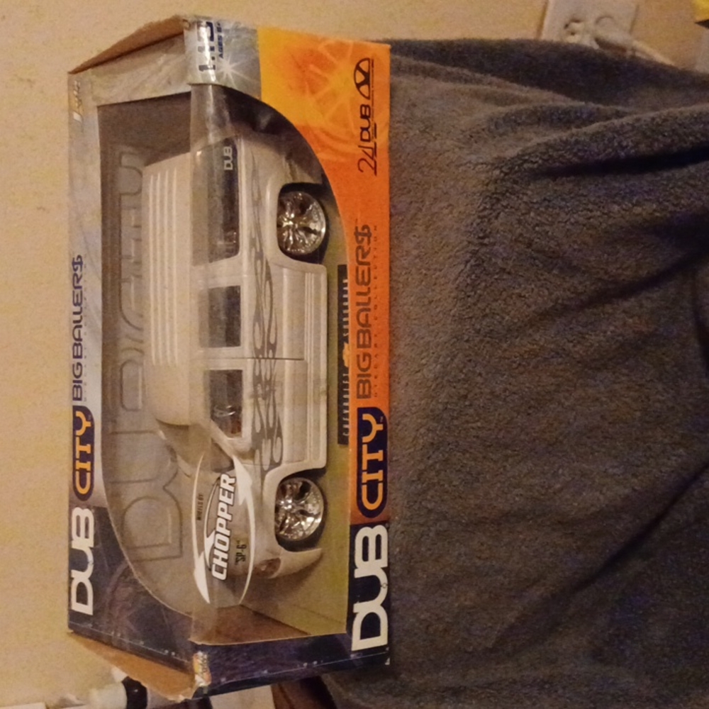 DUB CITY MODEL CAR